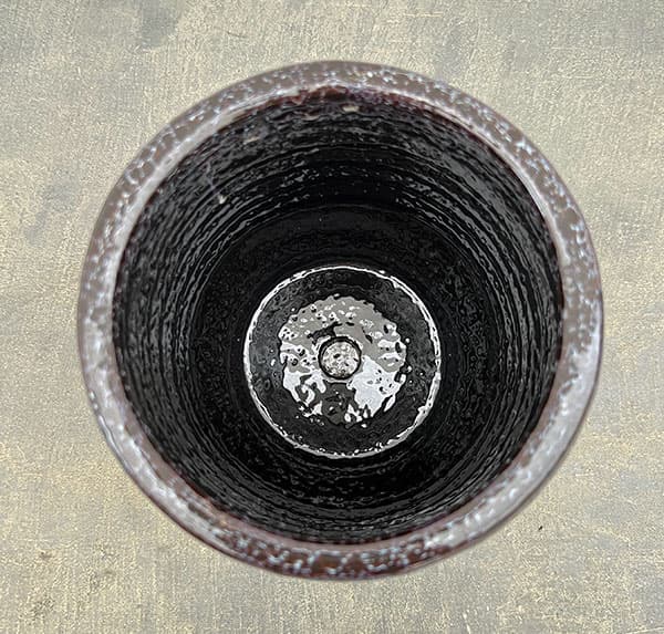 スパイラル ポット アンド ソーサー:ブラック/Mサイズ(直径14.5cm、高さ14cm)