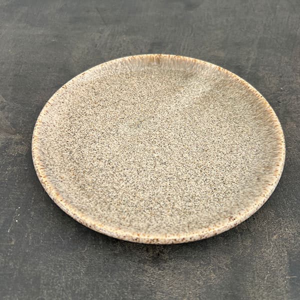 スパイラル ポット アンド ソーサー：ベージュ／Lサイズ（直径17cm、高さ17.1cm）