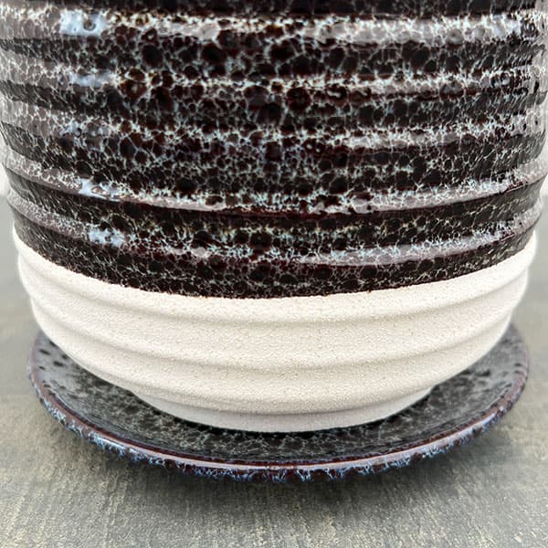 スパイラル ポット アンド ソーサー:ブラック/Lサイズ(直径17cm、高さ17.1cm)