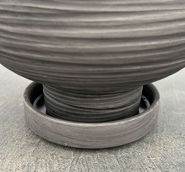 スワール ポット アンド ソーサー:グレー/Lサイズ(直径17cm、高さ17.8cm)