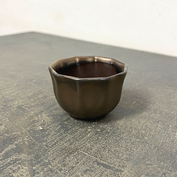 瀬戸焼盆栽鉢：ミニプランター ブロンズ 花形（幅8.3cm、奥行8.3cm）