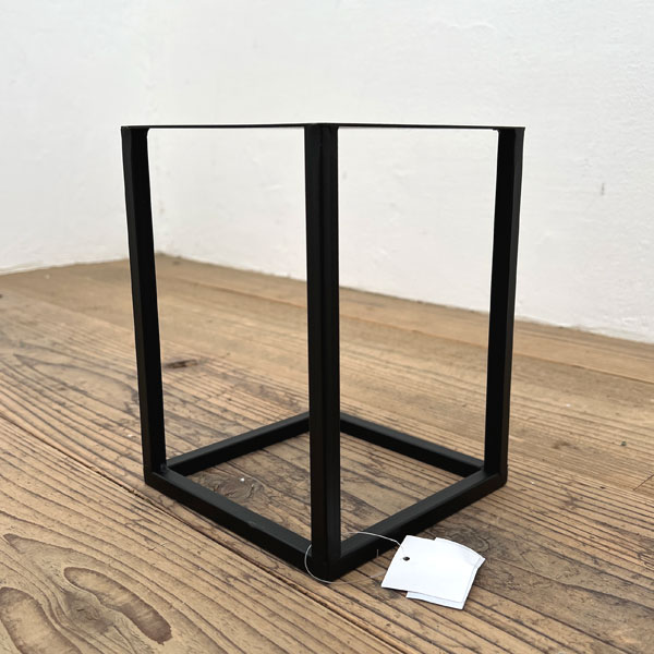 黒角花台ロー　Sサイズ（幅15cm、奥行15cm、高さ20cm）AFBK24-3S