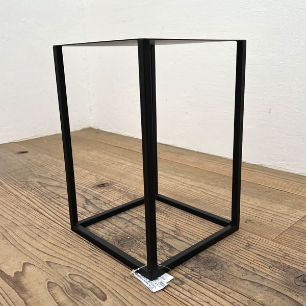 黒角花台ロー　Mサイズ（幅20cm、奥行20cm、高さ30cm）AFBK24-3S