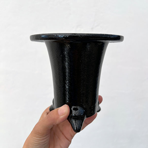 オモト鉢:黒鉢【260122】/外径12.4cm(内径9cm)