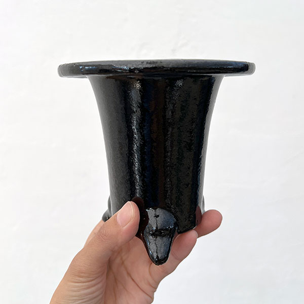 オモト鉢:黒鉢【260123】/外径12.4cm(内径9cm)