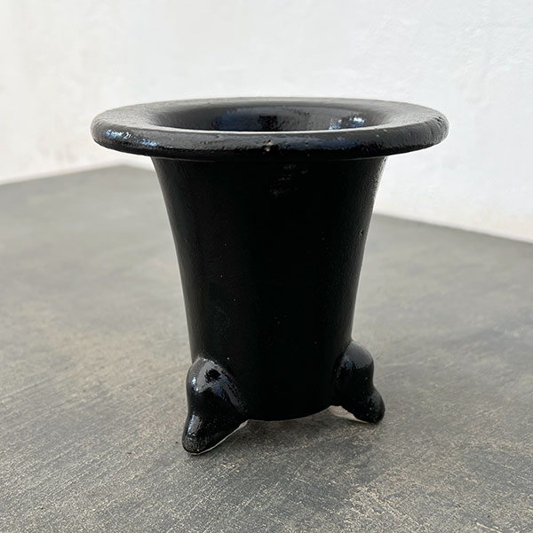 オモト鉢：黒鉢【260125】／外径11cm（内径7.5cm）