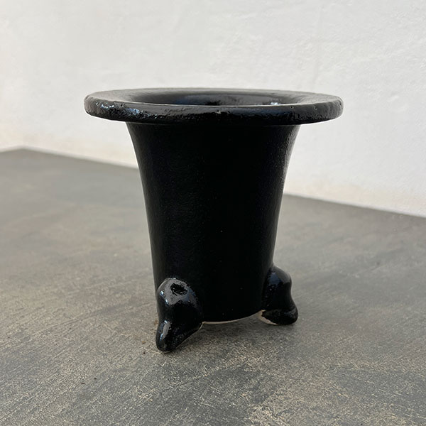 オモト鉢：黒鉢【260126】／外径11cm（内径7.5cm）