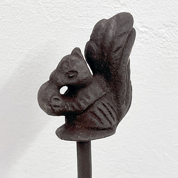 エッシャーデザイン　プランツサポートPY27：スパイラル りす