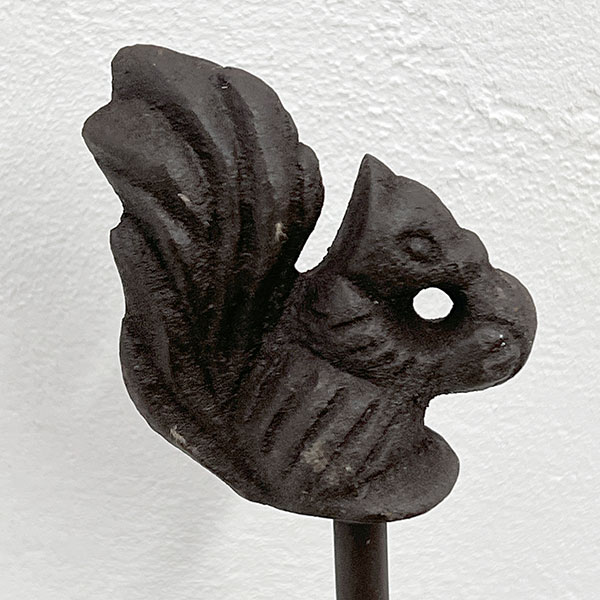 エッシャーデザイン　プランツサポートPY27：スパイラル りす