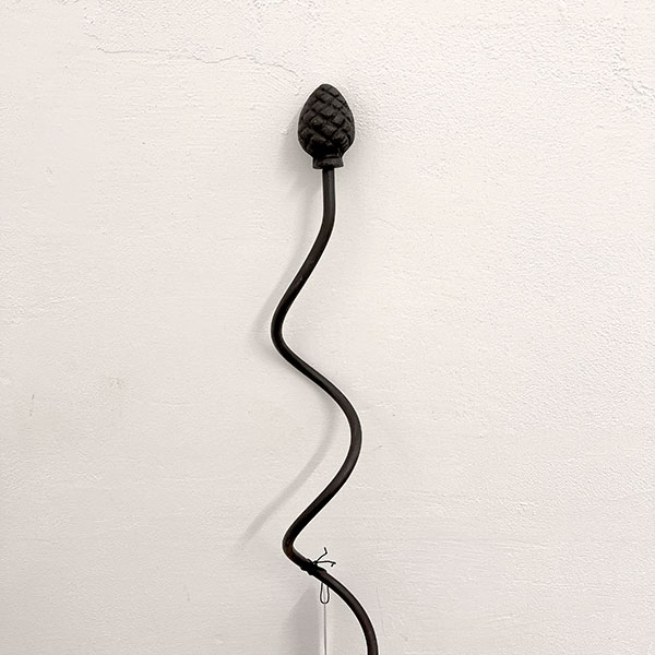 エッシャーデザイン　プランツサポートPY27：スパイラル 松ぼっくり