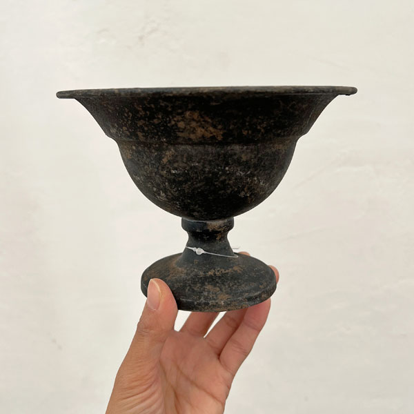 ルチア：カップ 黒（直径15.5cm／底穴なし）