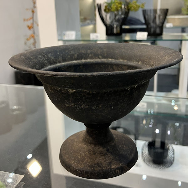 ルチア：カップ 黒（直径15.5cm／底穴なし）