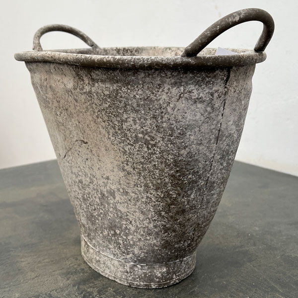 ミルヴァ：オーヴァルバケットM（幅29.5cm・奥行18.5cm／底穴なし）