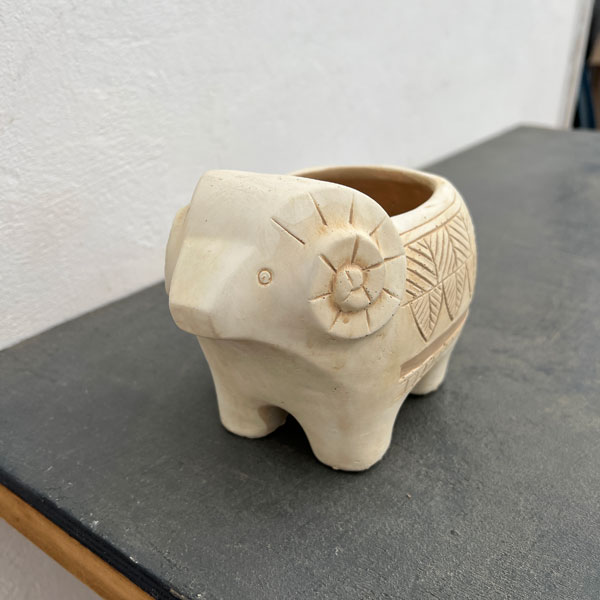 アフリカンアニマルポット：ひつじ　ホワイト（CP2625WH）幅17cm高さ12cm