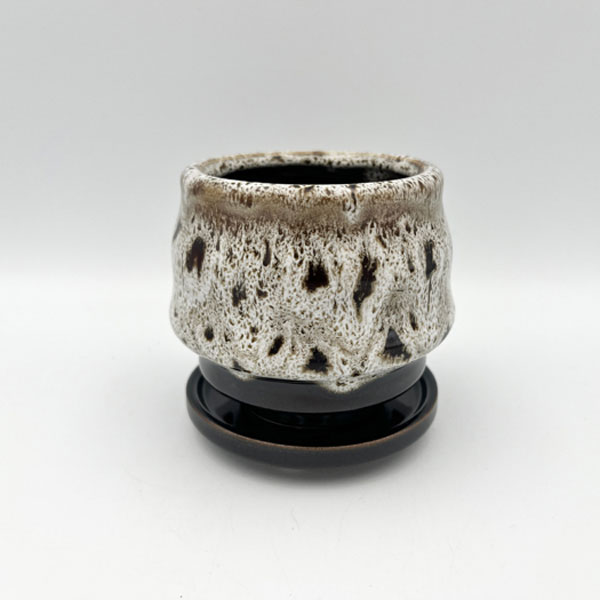 エマールラウンドポットLホワイト（T829）直径15cm、高さ12.3cm（内径11cm） ※受皿12.5cm