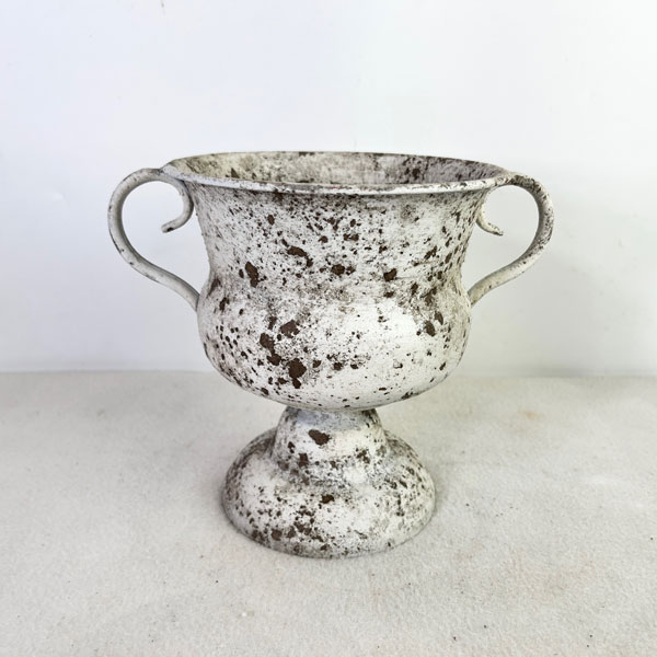 シャビーハンドルカップMホワイト(UF656)幅23cm、高さ16.5cm(内径直径15cm)