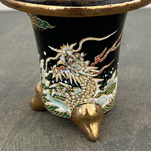 オモト（万年青）：お多福(おたふく)　錦鉢（龍）植え（内径約7ｃｍ、外径約11ｃｍ）【現品販売263616】