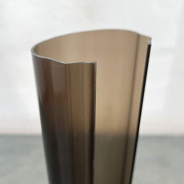 ねこの登り棒：ねこ型登り棒（クリアブラック） L30ｃｍ（外寸：幅約8cm x 長さ30cm）