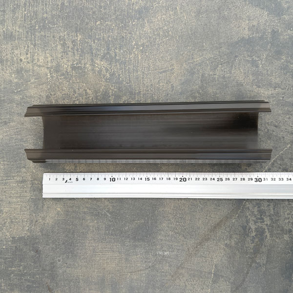 ねこの登り棒：ねこ型登り棒（クリアブラック） L30ｃｍ（外寸：幅約8cm x 長さ30cm）