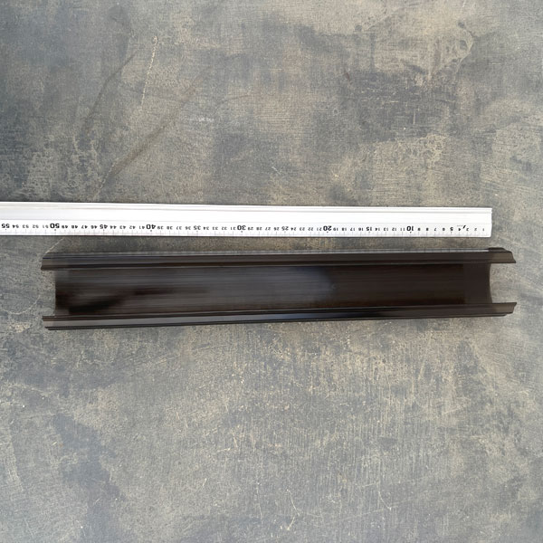 ねこの登り棒：ねこ型登り棒（クリアブラック） L50ｃｍ（外寸：幅約8ｃｍ x 長さ50ｃｍ）