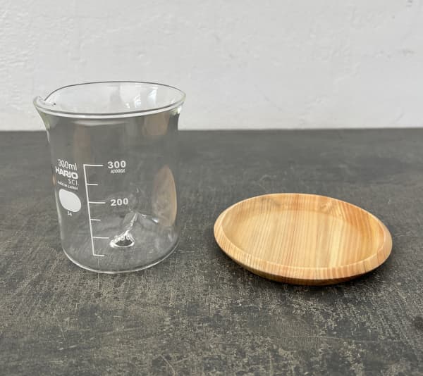 HARIO ビーカーの穴あき鉢 300ml 鉢皿付き（適応号数2.5～3号、直径7.8cm、高さ10.5cm）