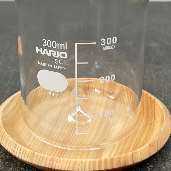 HARIO ビーカーの穴あき鉢 300ml 鉢皿付き（適応号数2.5～3号、直径7.8cm、高さ10.5cm）