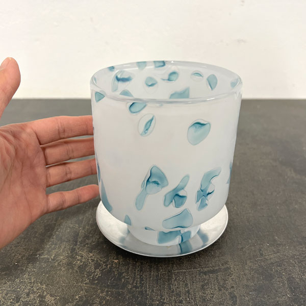 DGガラスステップポット＆ソーサー：ホワイト・ブルー（直径10cm）（底穴あり・アルミ製受け皿付）