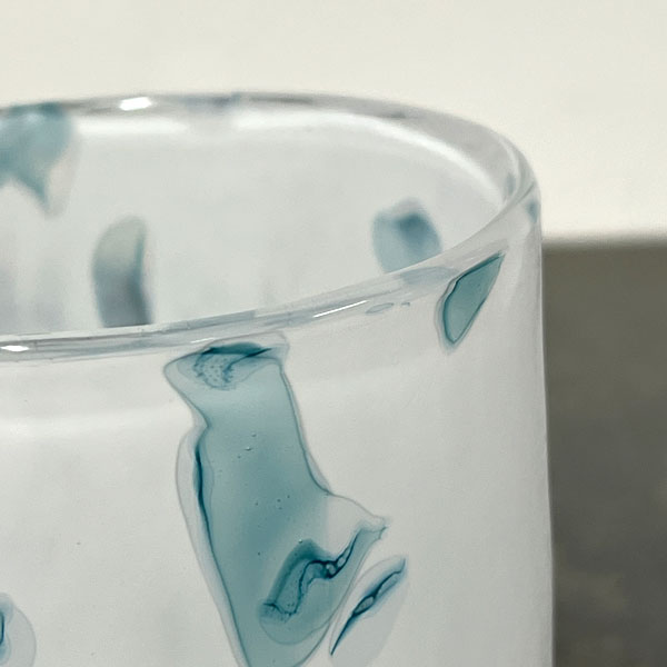 DGガラスステップポット＆ソーサー：ホワイト・ブルー（直径10cm）（底穴あり・アルミ製受け皿付）