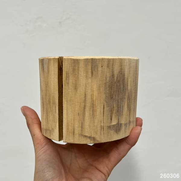 ヒノキ台（ロング）（高さ約8ｃｍ、幅約9ｃｍ）