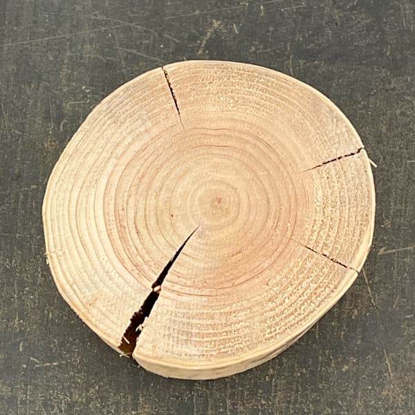 ヒノキ台（ロング）（高さ約8ｃｍ、幅約9ｃｍ）