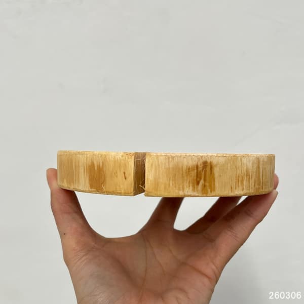 ヒノキ台 輪切り(高さ約2cm、幅約14cm)