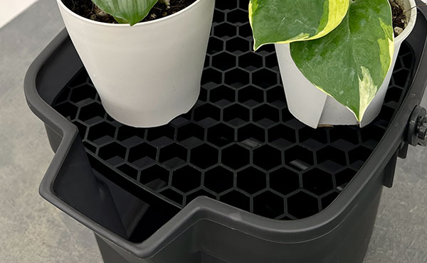 バケツ・エンジョイ 10L（クリアブラック）とドレイニングトレイ 23型（ブラック）のセット