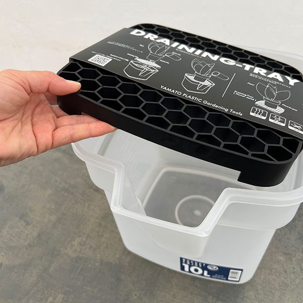 バケツ・エンジョイ 10L（クリア）とドレイニングトレイ 23型（ブラック）のセット