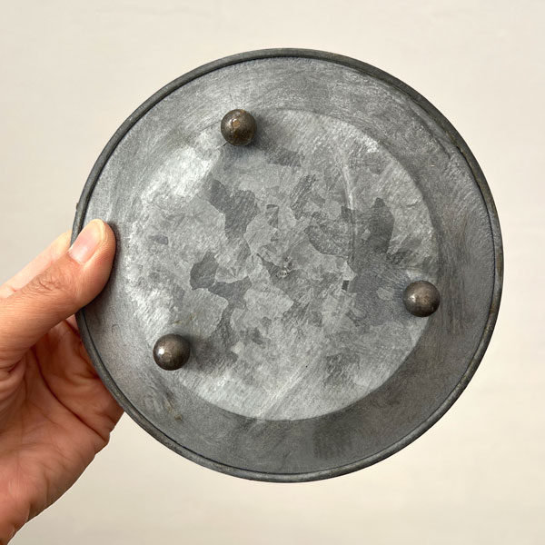 ブリキトレイ：ハンギングソーサー（直径約15cm）Mサイズ1枚（BAGT4100M）