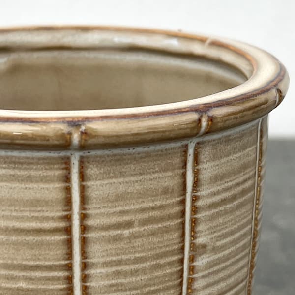 エンシェント ポット アンド ソーサー Sサイズ アイボリー（直径10cm、高さ19.2cm）