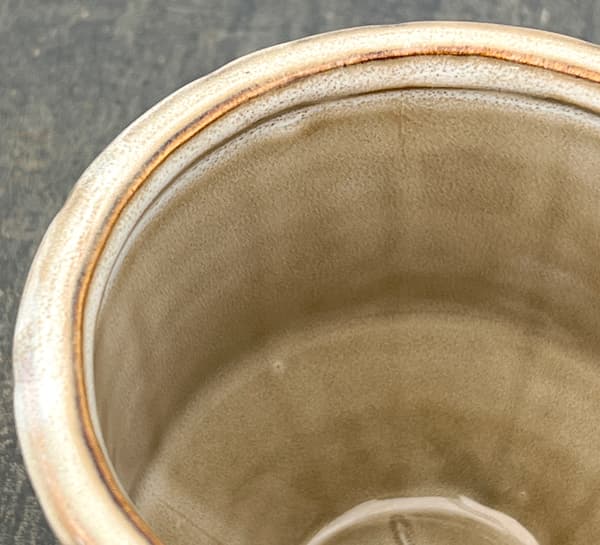 エンシェント ポット アンド ソーサー Sサイズ アイボリー（直径10cm、高さ19.2cm）