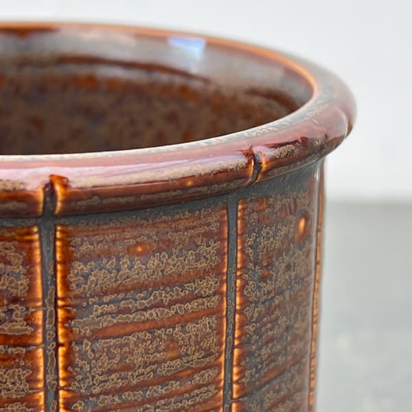 エンシェント ポット アンド ソーサー Sサイズ ブラウン（直径10cm、高さ19.2cm）