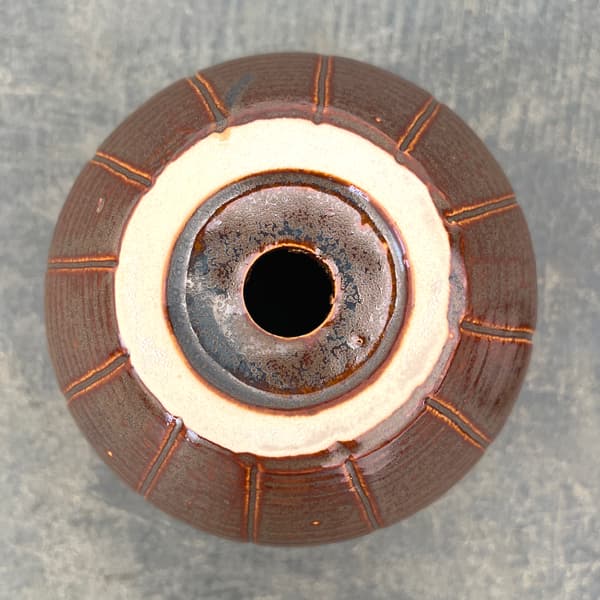 エンシェント ポット アンド ソーサー Mサイズ ブラウン（直径14cm×高さ13.2cm）