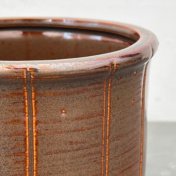 エンシェント ポット アンド ソーサー Mサイズ ブラウン（直径14cm×高さ13.2cm）