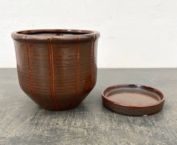 エンシェント ポット アンド ソーサー Mサイズ ブラウン（直径14cm×高さ13.2cm）