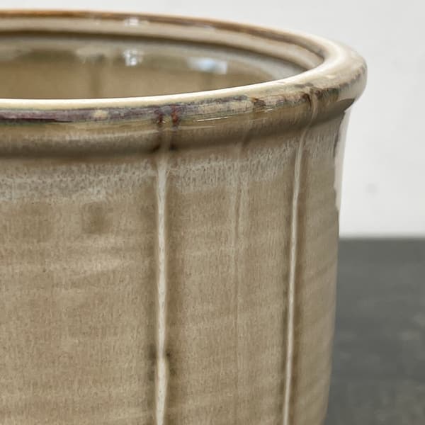 エンシェント ポット アンド ソーサー Mサイズ アイボリー（直径14cm×高さ13.2cm）