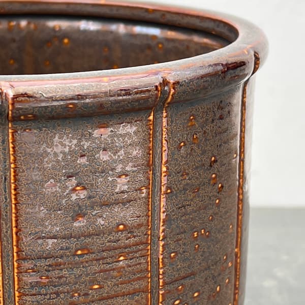 エンシェント ポット アンド ソーサー Lサイズ ブラウン（直径17.4cm×高さ15.7cm）