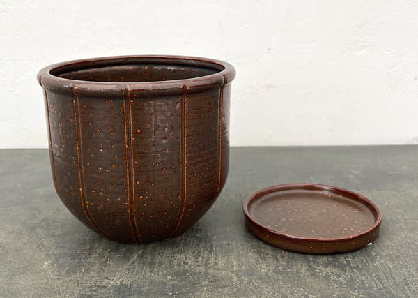 エンシェント ポット アンド ソーサー Lサイズ ブラウン（直径17.4cm×高さ15.7cm）