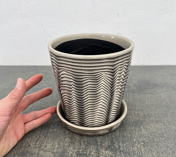 パルサー ポット アンド ソーサー Mサイズ ブラック(直径13.5cm×高さ14cm)