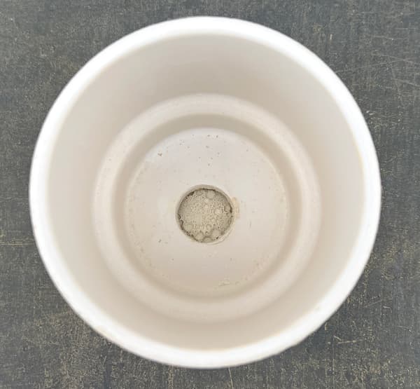 クラック ポット アンド ソーサー Sサイズ ホワイト（直径10.8cm、高さ10cm）