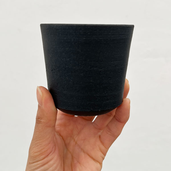 信楽焼き:黒マット切立(直径約7.5cm・高さ約7cm)