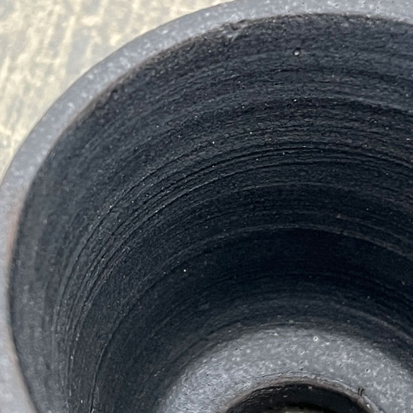 信楽焼き:黒マット切立(直径約7.5cm・高さ約7cm)