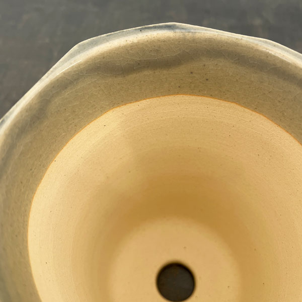 信楽焼き：アヤメポット M（直径約14cm）グレー・受け皿付
