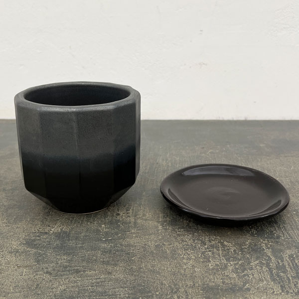 信楽焼き:デネブ グラファイト(直径約12.5cm)・受け皿付