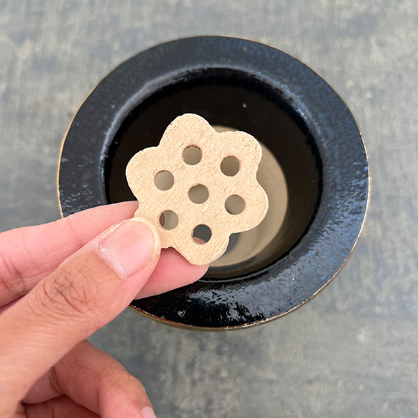 オモト鉢：錦鉢　鶴（つる）と波・黒【268743】／外径10.2cm（内径7.5cm）